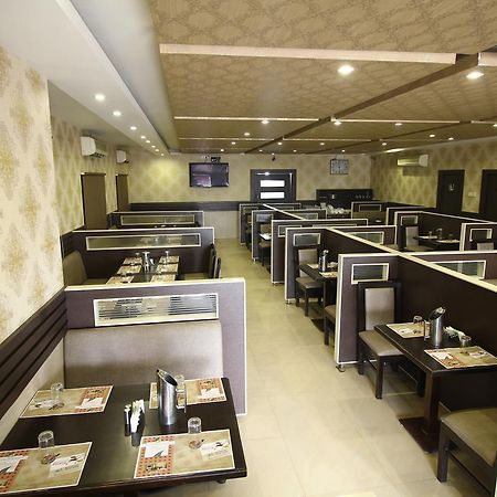 Vels Hotel ポンディシェリ エクステリア 写真