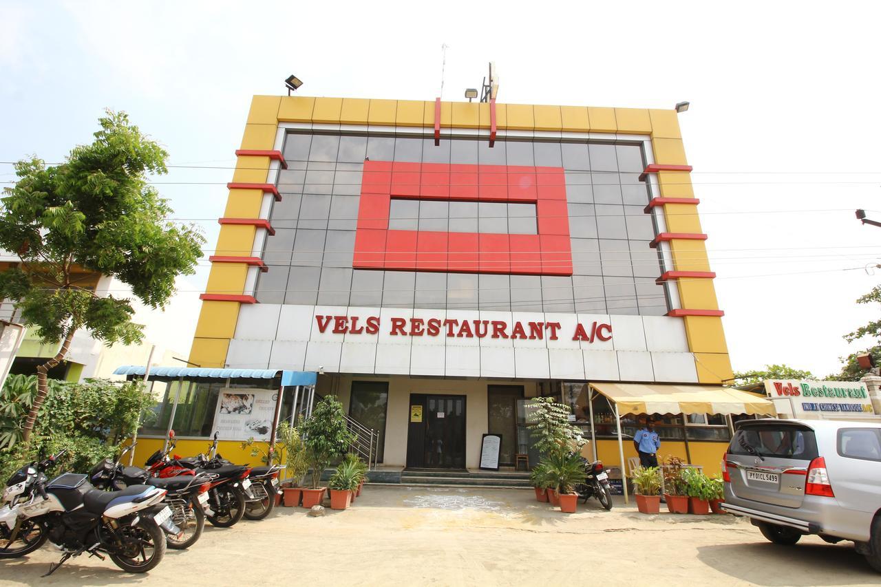 Vels Hotel ポンディシェリ エクステリア 写真