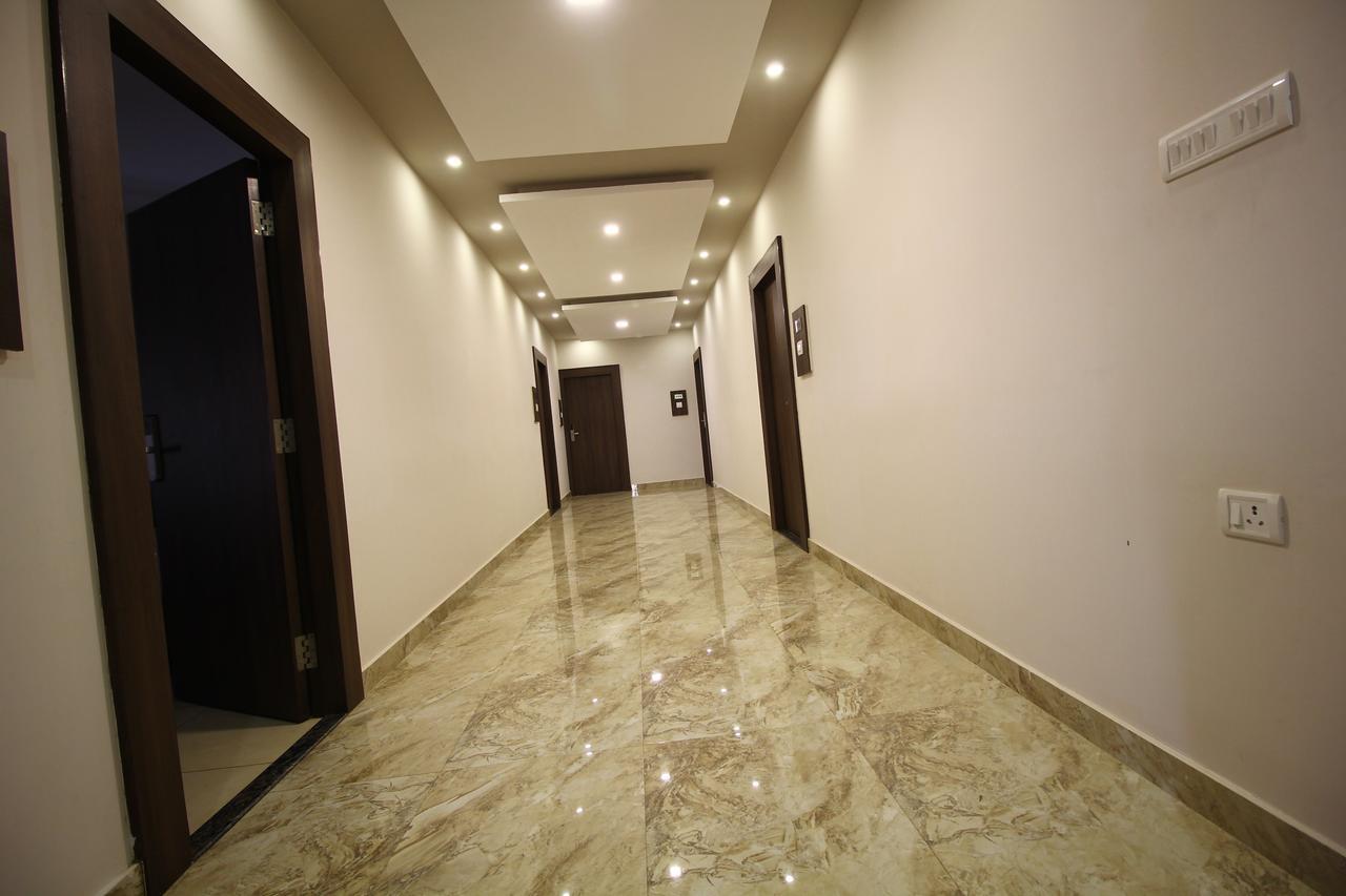 Vels Hotel ポンディシェリ エクステリア 写真